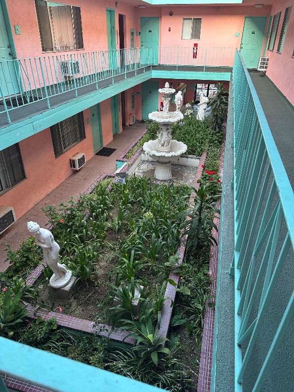 Photo - 701 S Oxford Ave Unidad 6