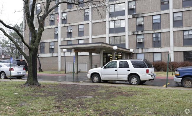 Photo - Polk Plaza