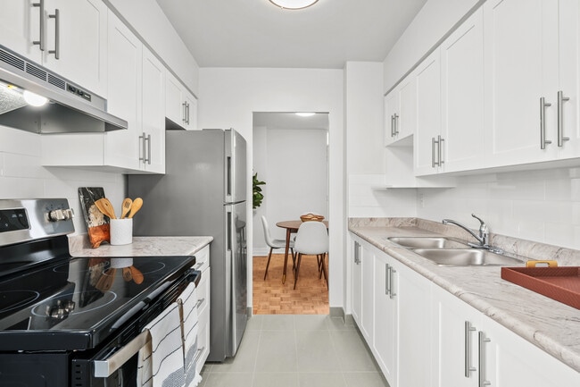 Photo - RENOVATED 2BD 1 Bathroom with AC in PRIME ... Unit 2 BD