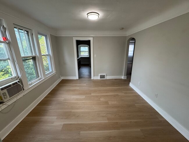 Dining - 260 Spencer St Unit B