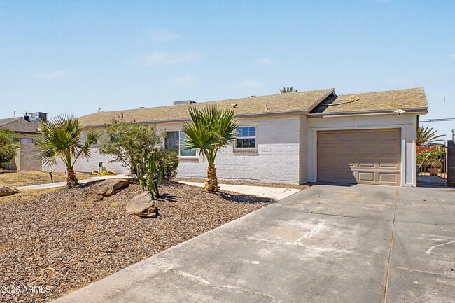 Photo - 2208 W San Miguel Ave