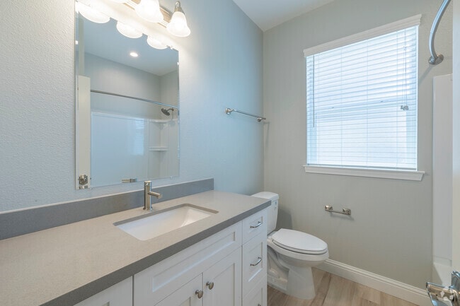 Studio - 415SF - Bathroom - 2016-2020 Dwight Way