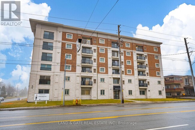 Photo - 976 Simcoe St N Unit 305