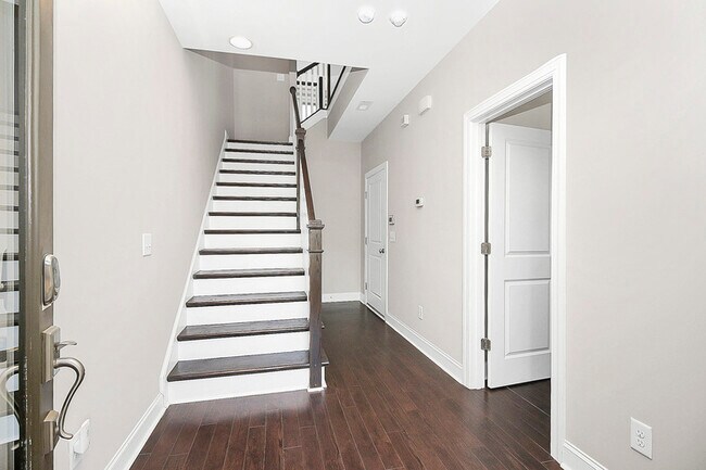 Photo - 2633 Statesville Ave