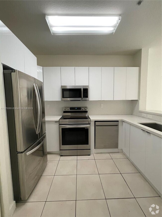 Building Photo - 17800 NW 73rd Ave Rental