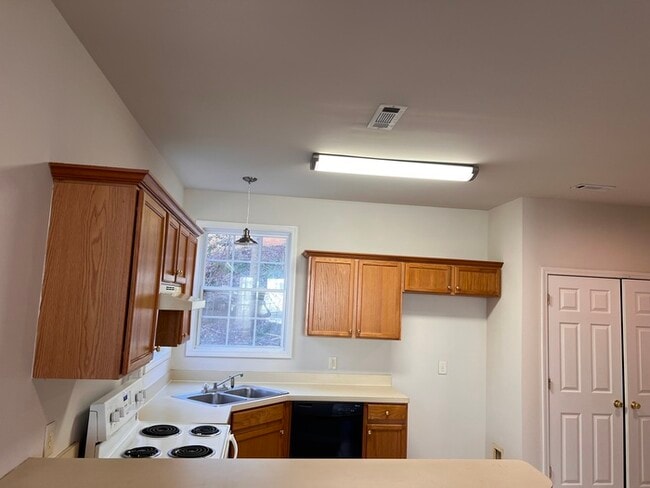 Photo - 9117 Belaire St