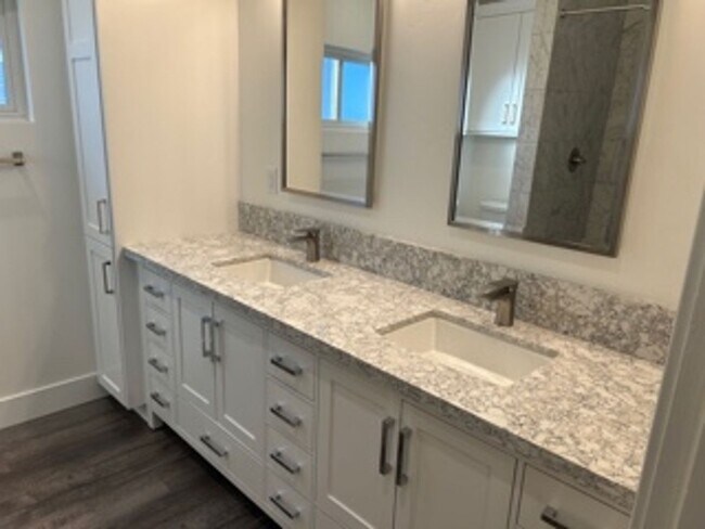 Photo - Howard St. Unidad Howard 667 Front House