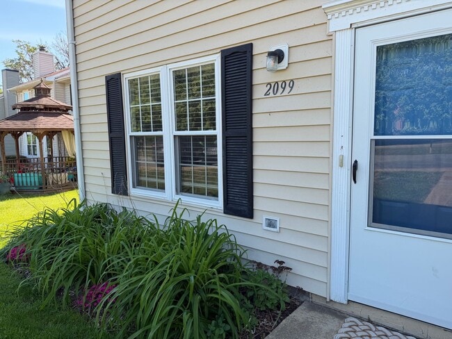 Photo - 2099 Commonwealth Dr