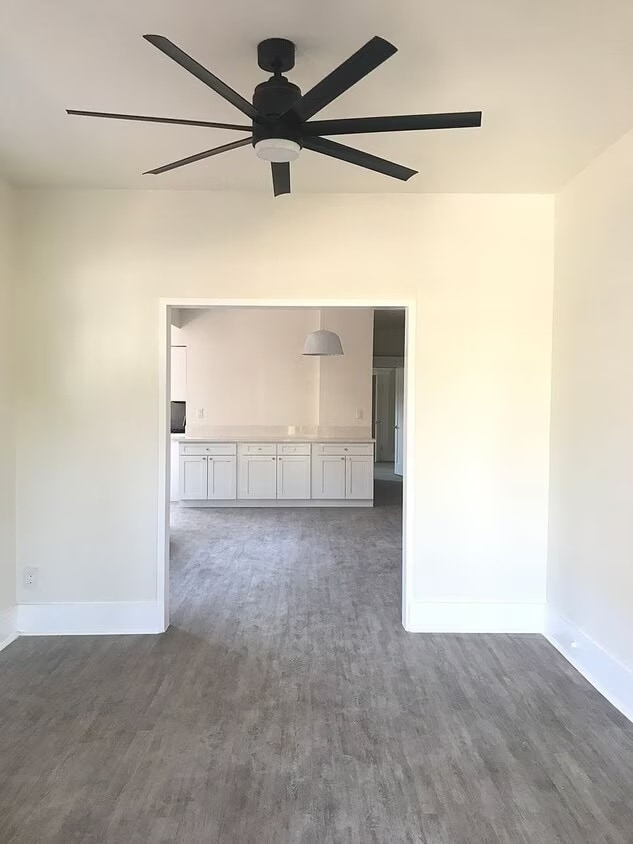 Photo - 2174 W 30th St