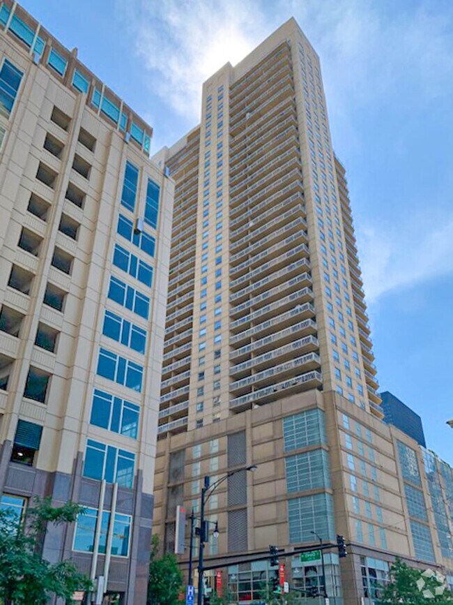 Building Photo - 545 N Dearborn St Unit W1403 Rental