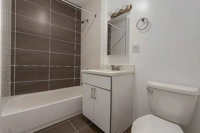 Photo - 32-38 48th Street Unidad L