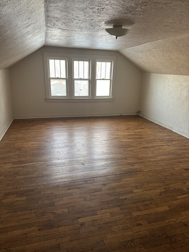 Photo - 1909 SW Lane St