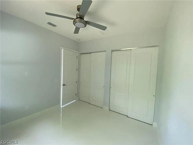 Photo - 3738 SE Santa Barbara Pl