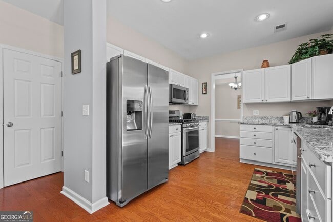 Photo - 304 Fairbrook Cir