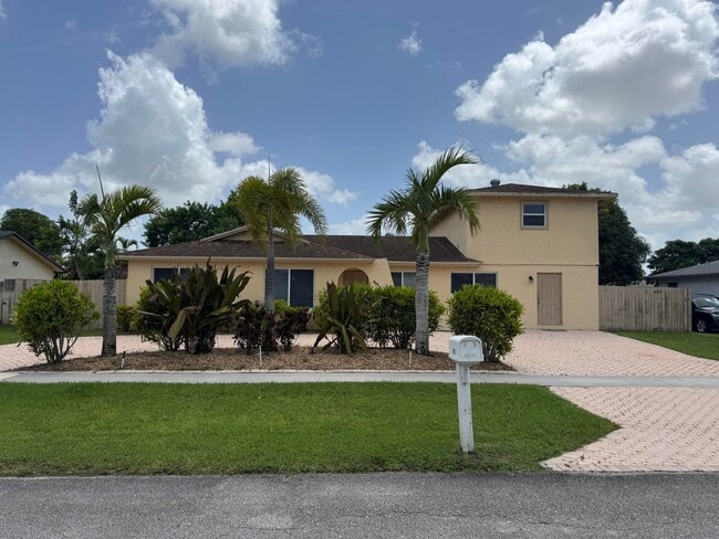 Photo - 881 Camellia Dr House