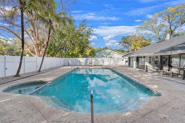 Photo - 501 NW 78th Way