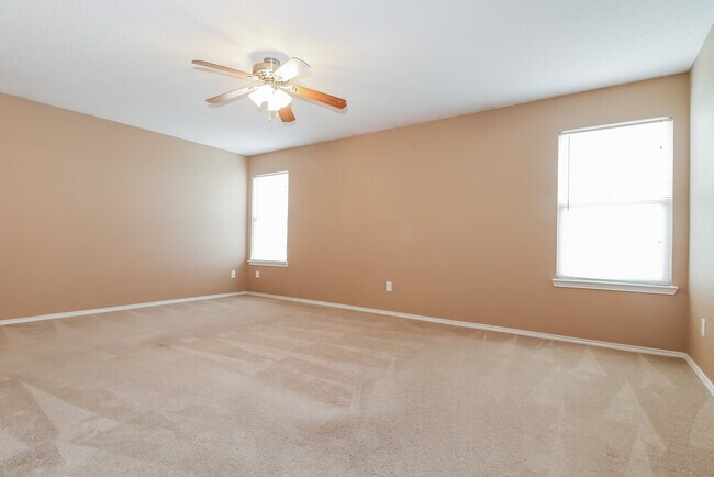 Photo - 1324 Burleson St