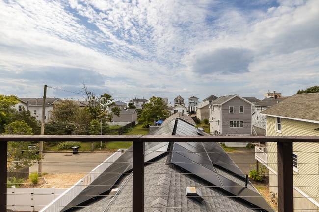 Building Photo - 13 Richard St