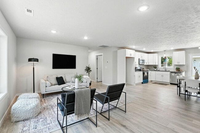 Photo - 4720 E Frederick Ave