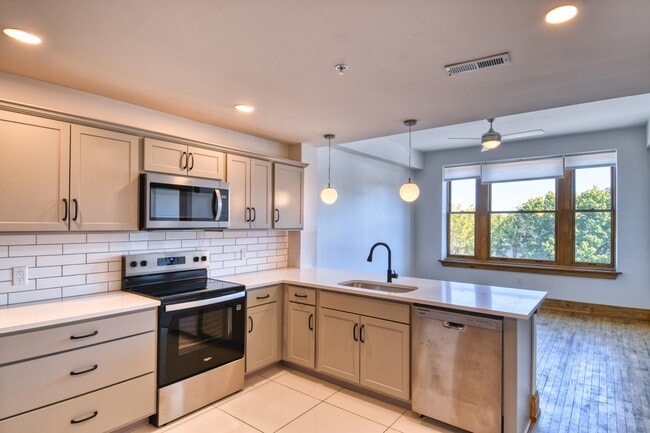 #419 - Ben Hur Apartments