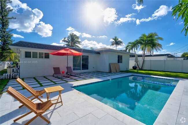 Building Photo - 7528 Buccaneer Ave Rental