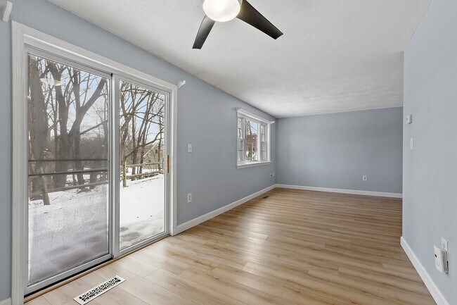 Photo - 73 Kennedy Dr