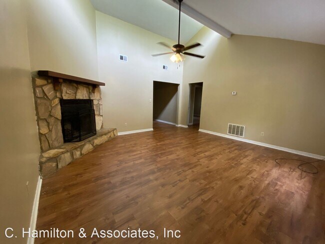 2 br, 1 bath House - 150 Creekwood Dr - 2 br, 1 bath House - 150 Creekwood Dr