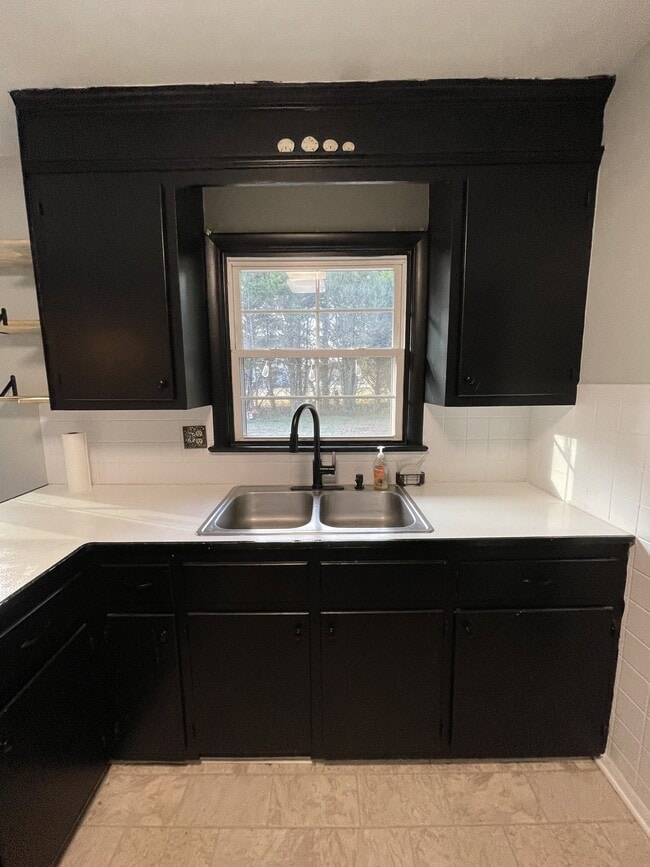 Photo - 1002 Sherwood Cir