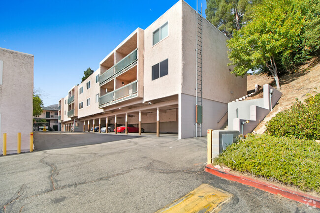 Building Photo - 2940 N Verdugo Rd Unit 311 Rental