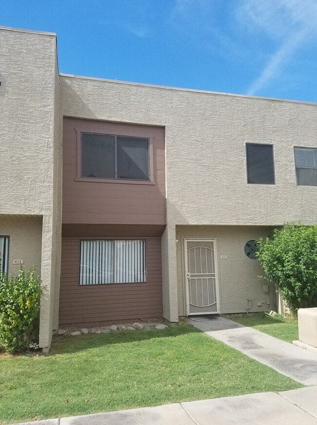 Building Photo - 611 W 13th St Unit 611 Rental