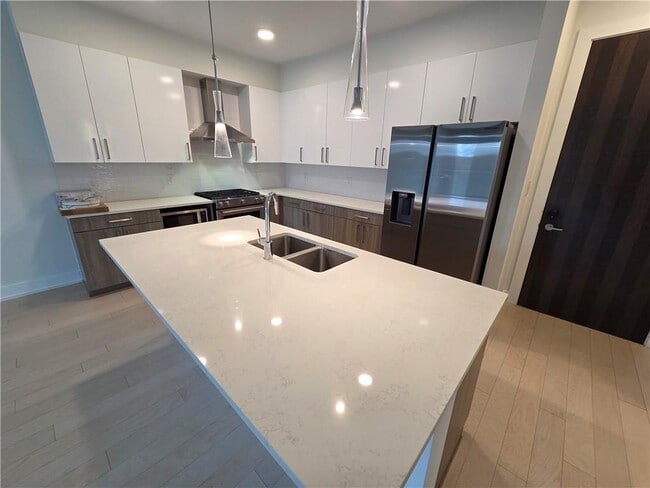 Photo - 775 Juniper St NE Unit 516