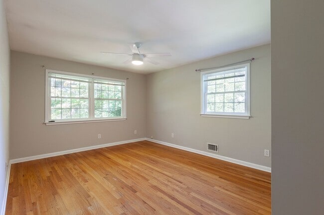 Photo - 3741 Fox Glen Ct NE