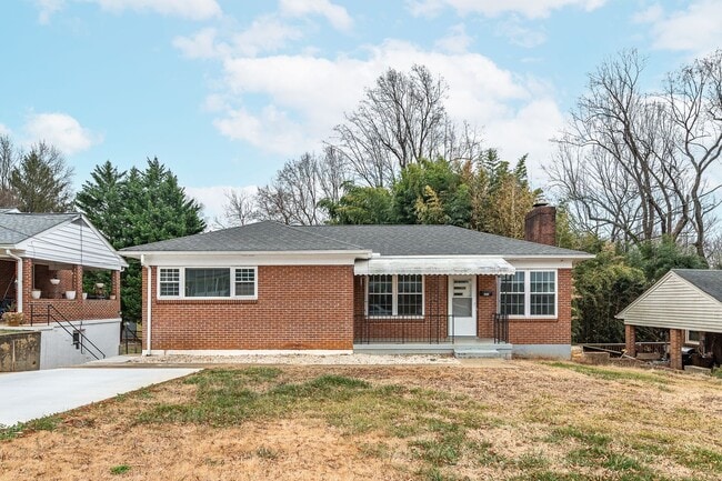 Building Photo - 4620 Golf Park Dr Unit A