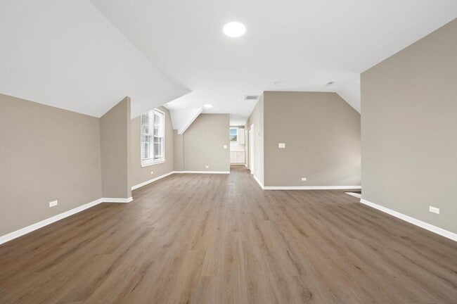 Photo - 3311 N Ravenswood Ave Unit 2