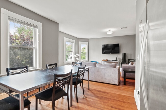 Photo - 139 Adams St