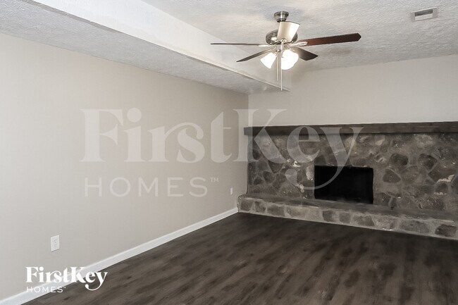 Photo - 200 Parkmont Ct