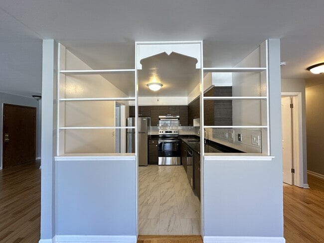 Photo - 1639 Oakwood Ave Unit 201