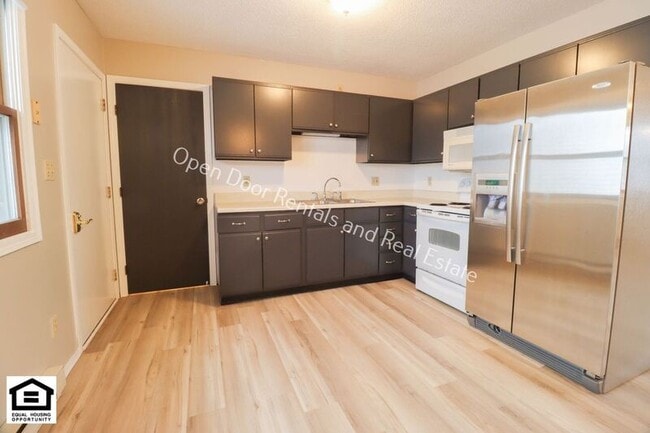 Photo - 608 W Dennis St Unit Apt 1