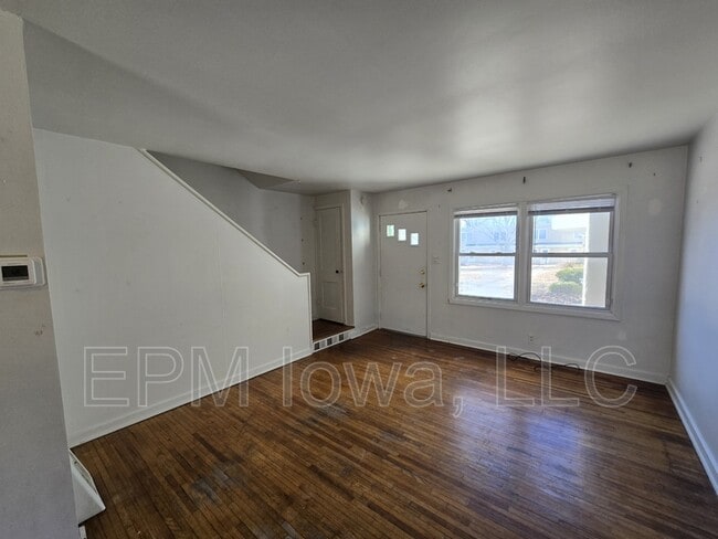 Photo - 235 Madison St