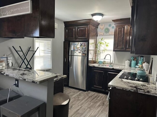 Photo - 919 Sam Houston St