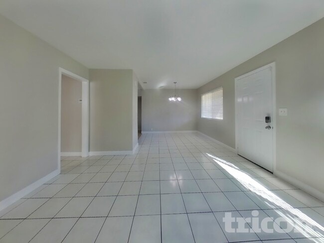 Photo - 684 Brown Ave