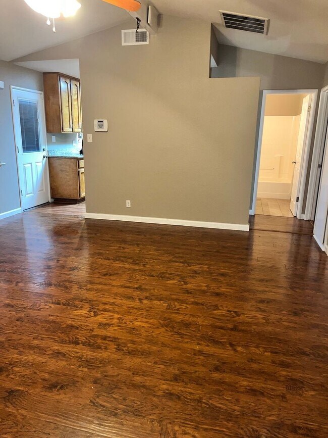 Photo - Beautiful 3 Beds 2 Baths House