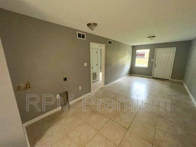 Photo - 5159 Baker Blvd Unit B