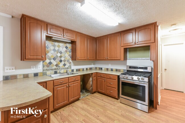 Photo - 2763 Marcia Dr SW