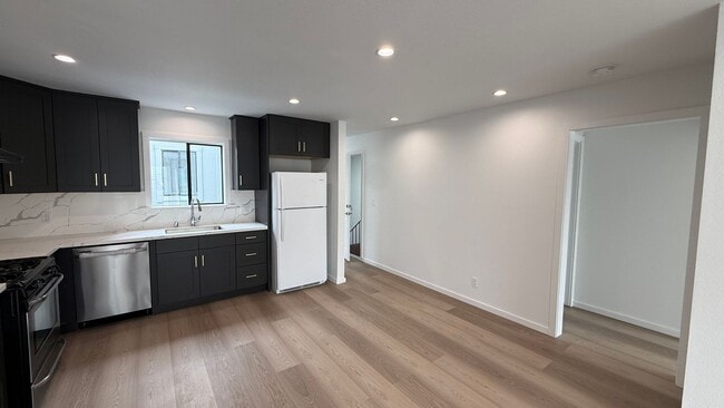Photo - 1630 Oakdale, Ave. Unit Top Floor