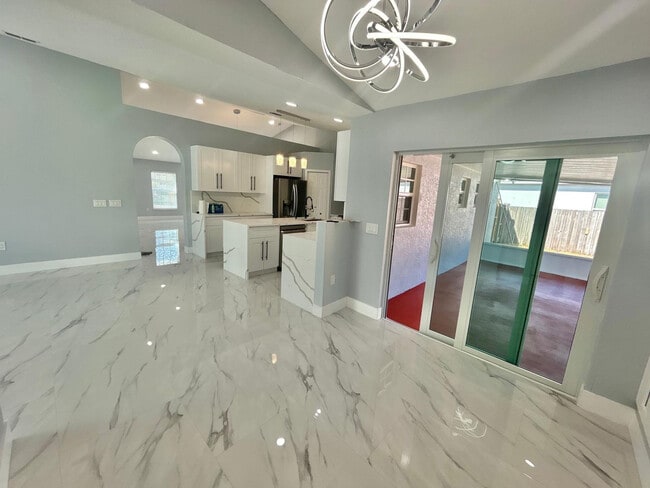 Photo - 3933 SW Kakopo St