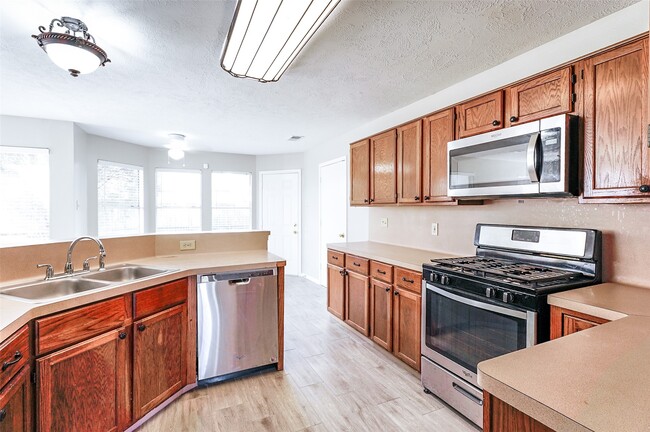 Photo - 2103 Charlton House Ln