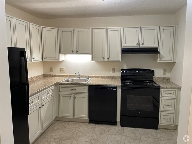 Building Photo - 84 Cambridge Rd Unit #402 Rental