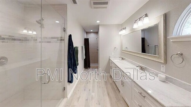 Photo - 18416 Woodpond Pl
