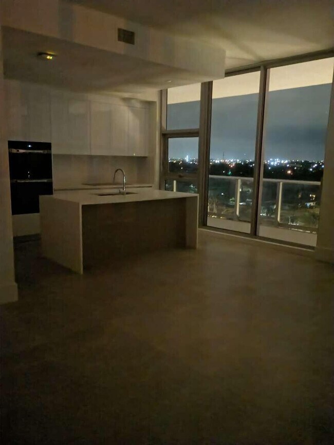 220 Lake Shore Dr Unit 823